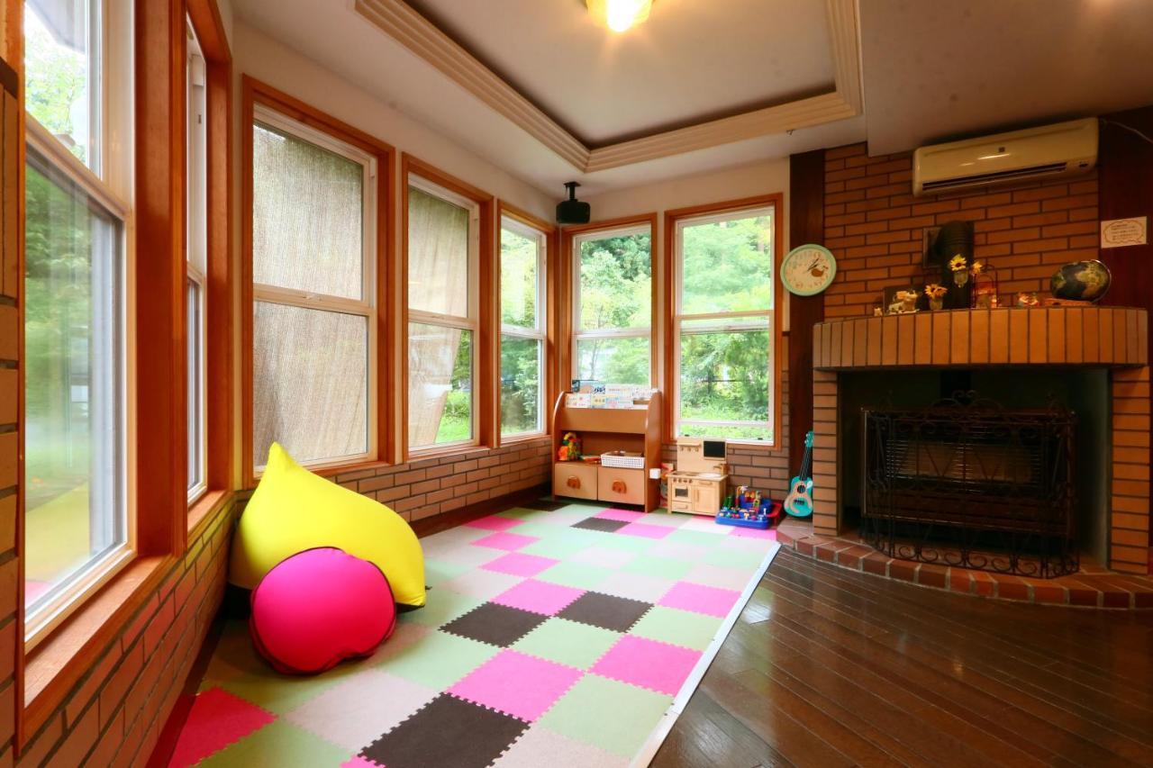 Family Pension Crayon Fujikawaguchiko Buitenkant foto
